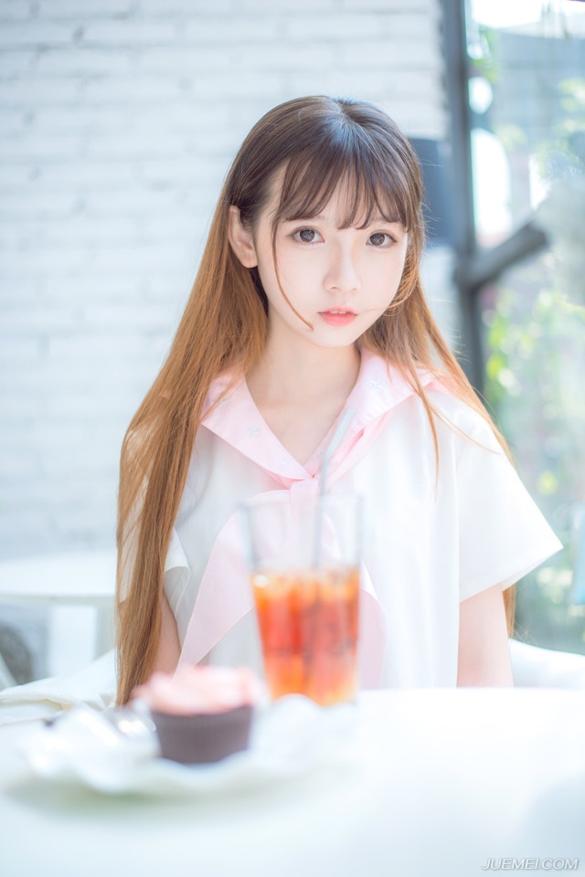 “主公放心，属下这就动身。”荀攸微微一躬身道。